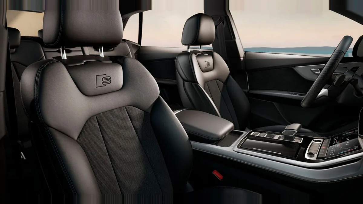 Audi Q8 SUV S line 45 TDI Quattro Tiptronic en renting a Barcelona — Interior