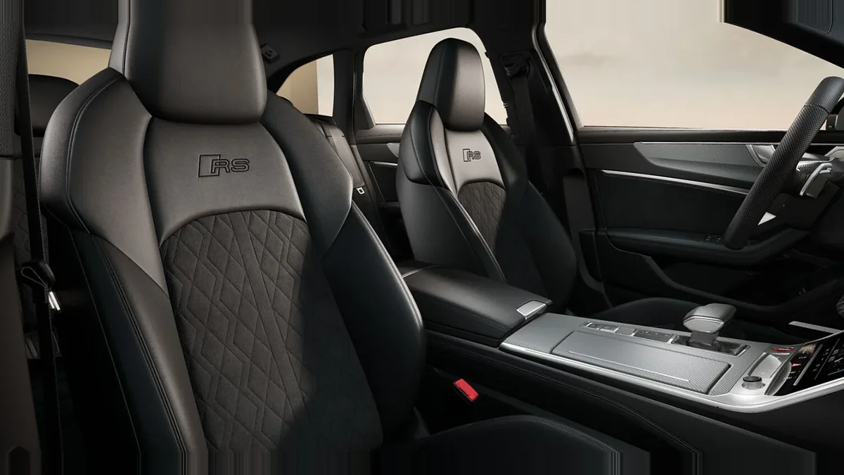 Audi RS6 Avant TFSI Quattro en renting a Barcelona — Interior