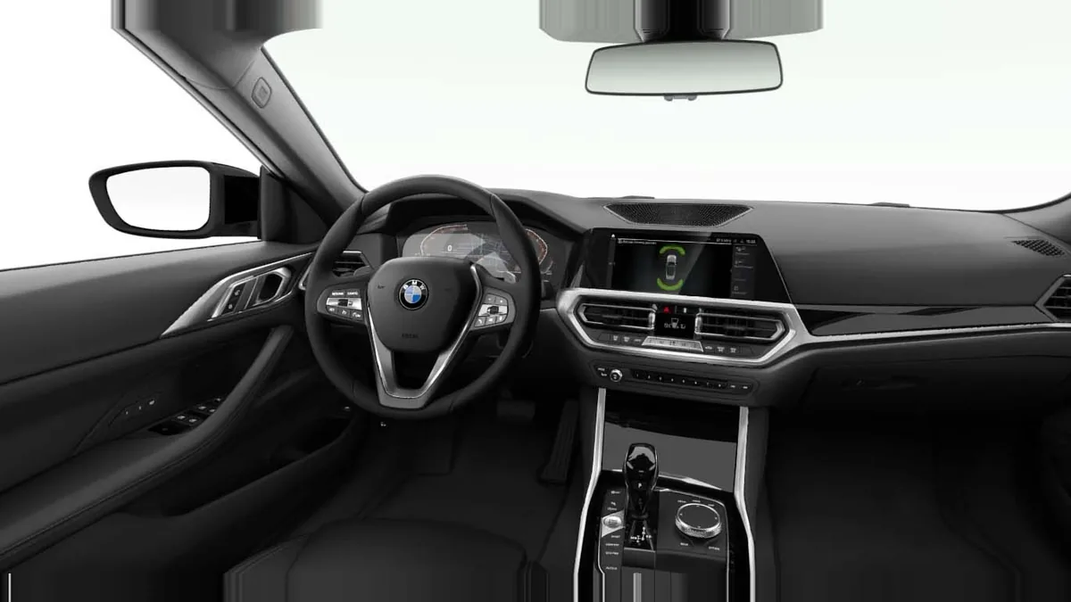 BMW Serie 4 430i xDrive Coupé en renting a Barcelona — Lateral