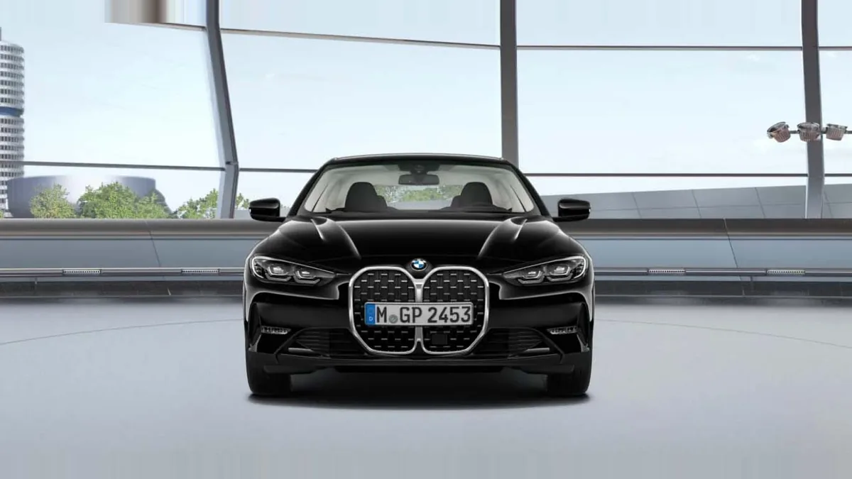 BMW Serie 4 430i xDrive Coupé en renting a Barcelona — vista 6