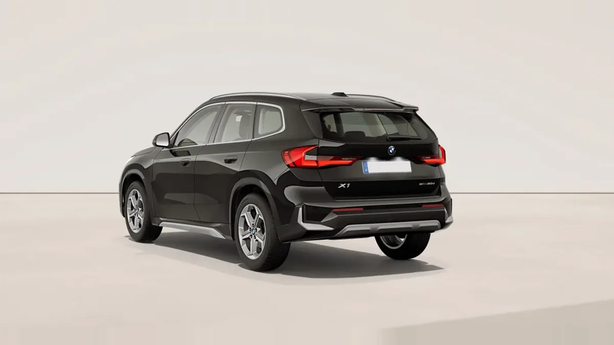 BMW X1 sDrive20d xLine 120kW en renting a Barcelona — Darrere