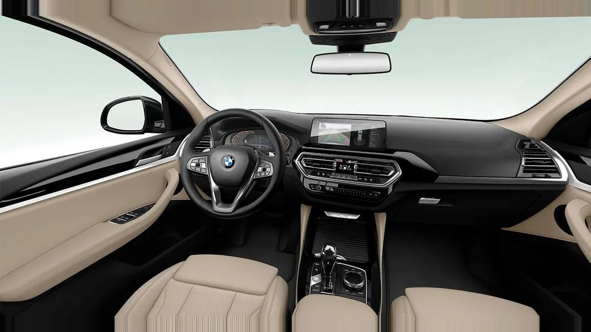 BMW X4 xDrive20d xLine en renting a Barcelona — Davant