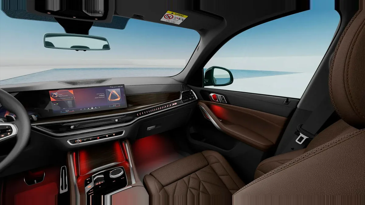 BMW X6 xDrive30d M Sport en renting a Barcelona — Darrere