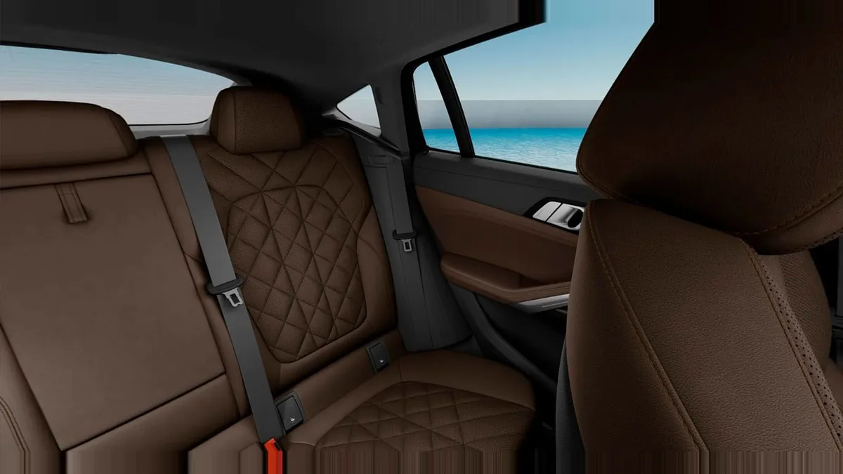 BMW X6 xDrive30d M Sport en renting a Barcelona — Interior