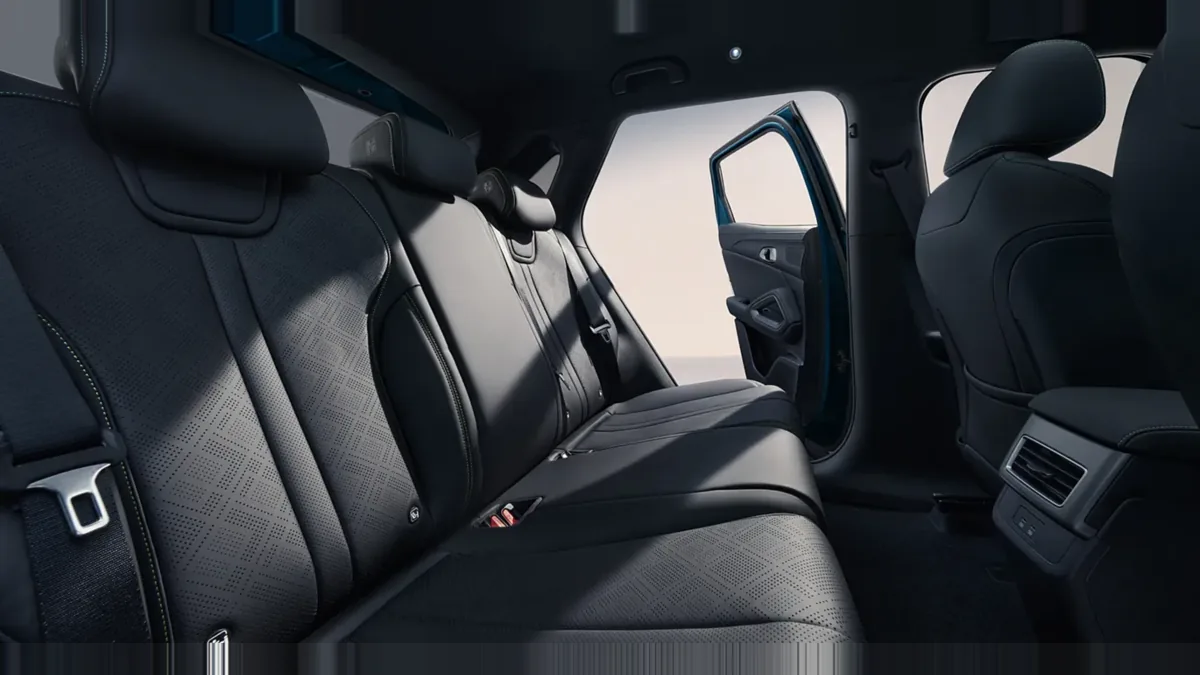 BYD ATTO 2 DM-i Active en renting a Barcelona — vista 10