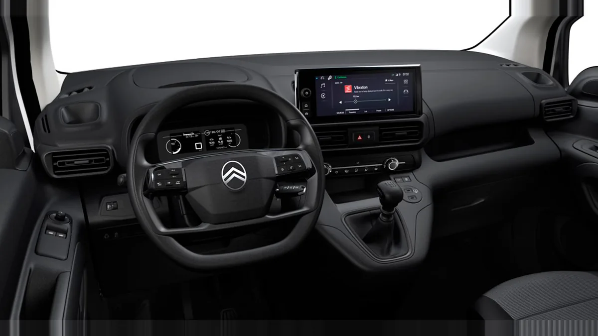 Citroën Berlingo Talla M BlueHDi 100 YOU L1 N1 Adaptado en renting a Barcelona — Darrere