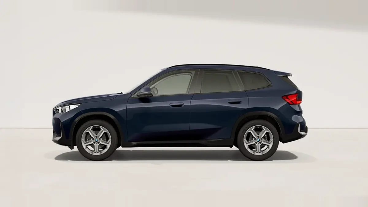BMW X1 sDrive20d en renting a Barcelona — Darrere