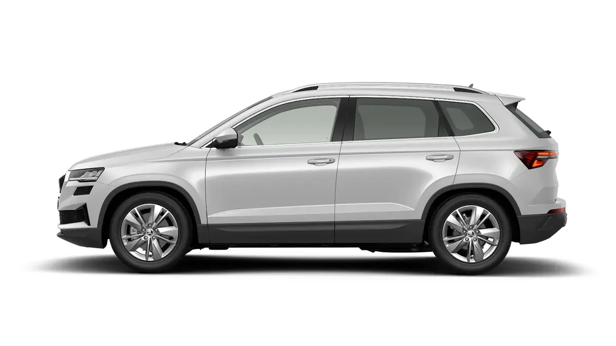 Škoda Karoq Selection 2.0 TDI DSG en renting a Barcelona — Lateral