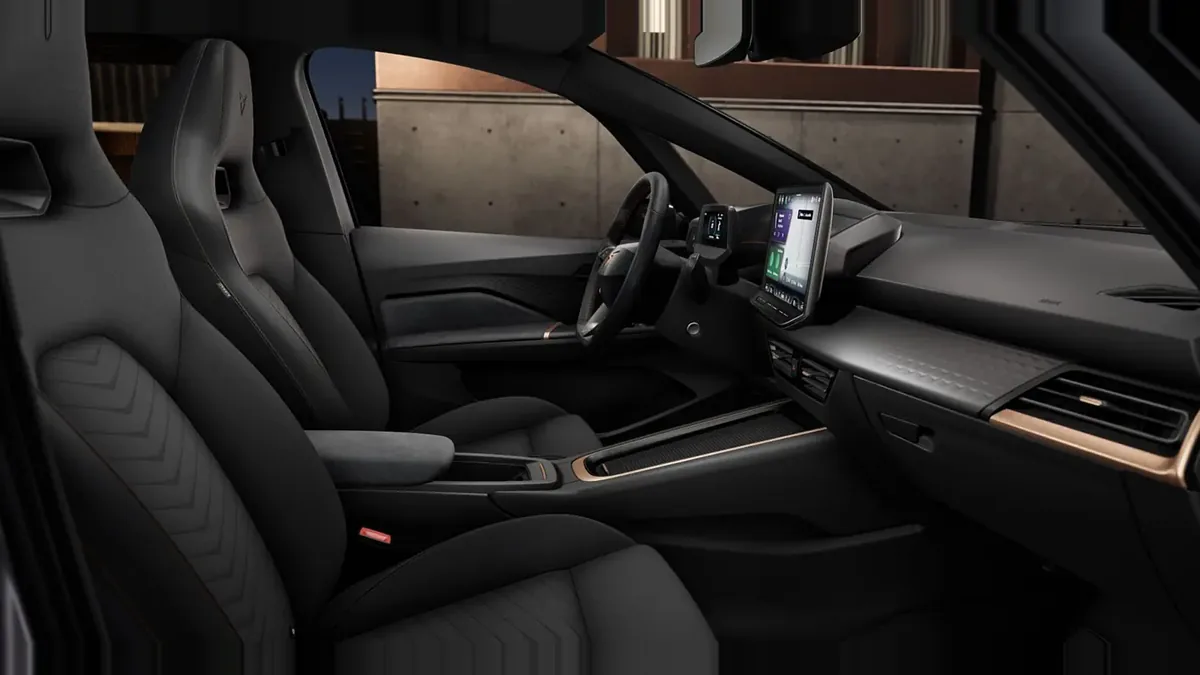 CUPRA Born e-Boost Pack Advanced Plus en renting a Barcelona — Interior