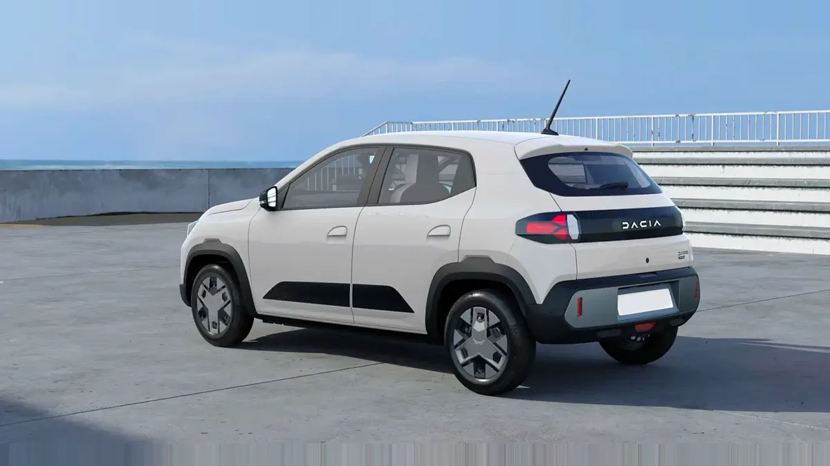 Dacia Spring Expression Electric 33kW (45CV) en renting a Barcelona — Darrere
