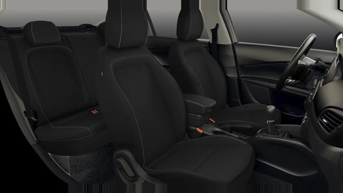 Fiat Tipo Sedán 1.6 Diésel 96kW (130CV) en renting a Barcelona — Interior