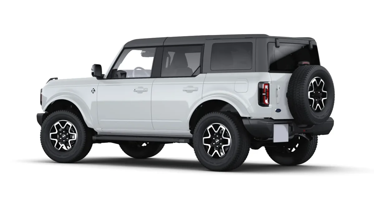 Ford Bronco Outer Banks 2.7 EcoBoost V6 335CV en renting a Barcelona — Darrere