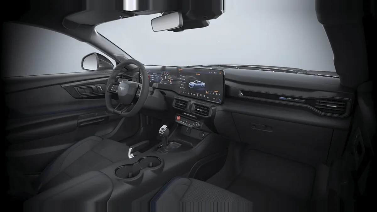 Ford Mustang 5.0 Ti-VCT V8 Mustang Dark House AT en renting a Barcelona — Interior
