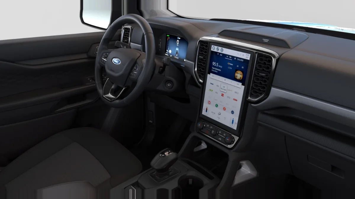 Ford Ranger XLT Doble Cabina 2.3 TVCT PHEV 280CV Automática II en renting a Barcelona — Interior