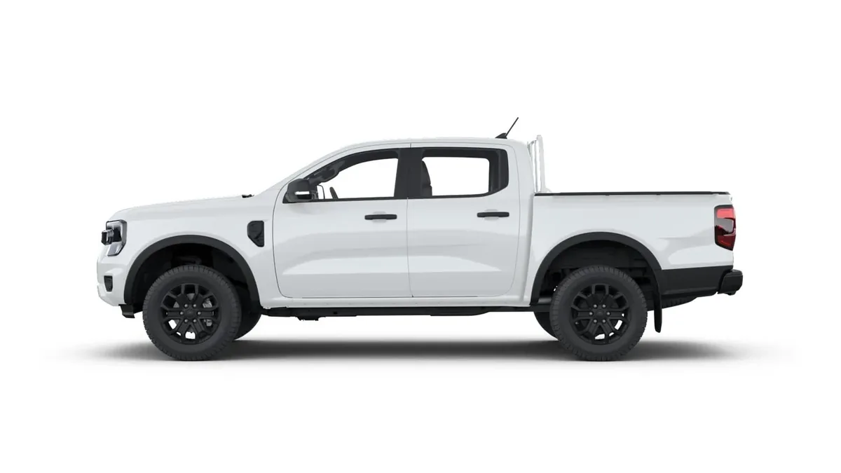 Ford Ranger XLT Doble Cabina 3.0 EcoBlue 240CV en renting a Barcelona — Lateral