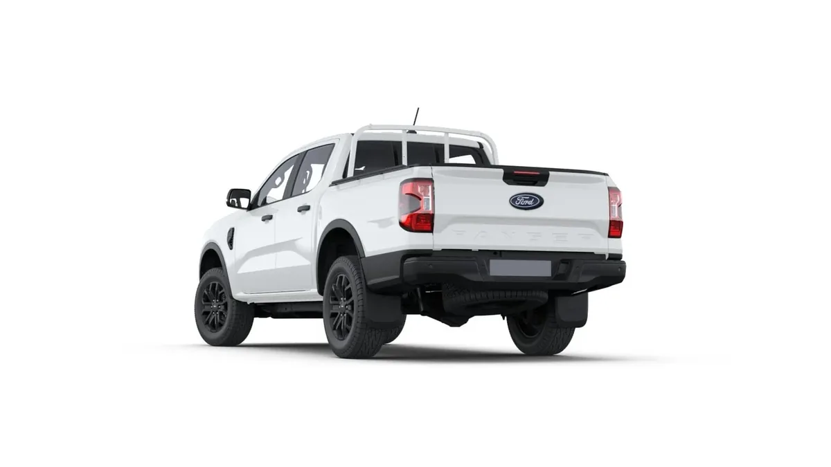 Ford Ranger XLT Doble Cabina 3.0 EcoBlue 240CV en renting a Barcelona — Darrere