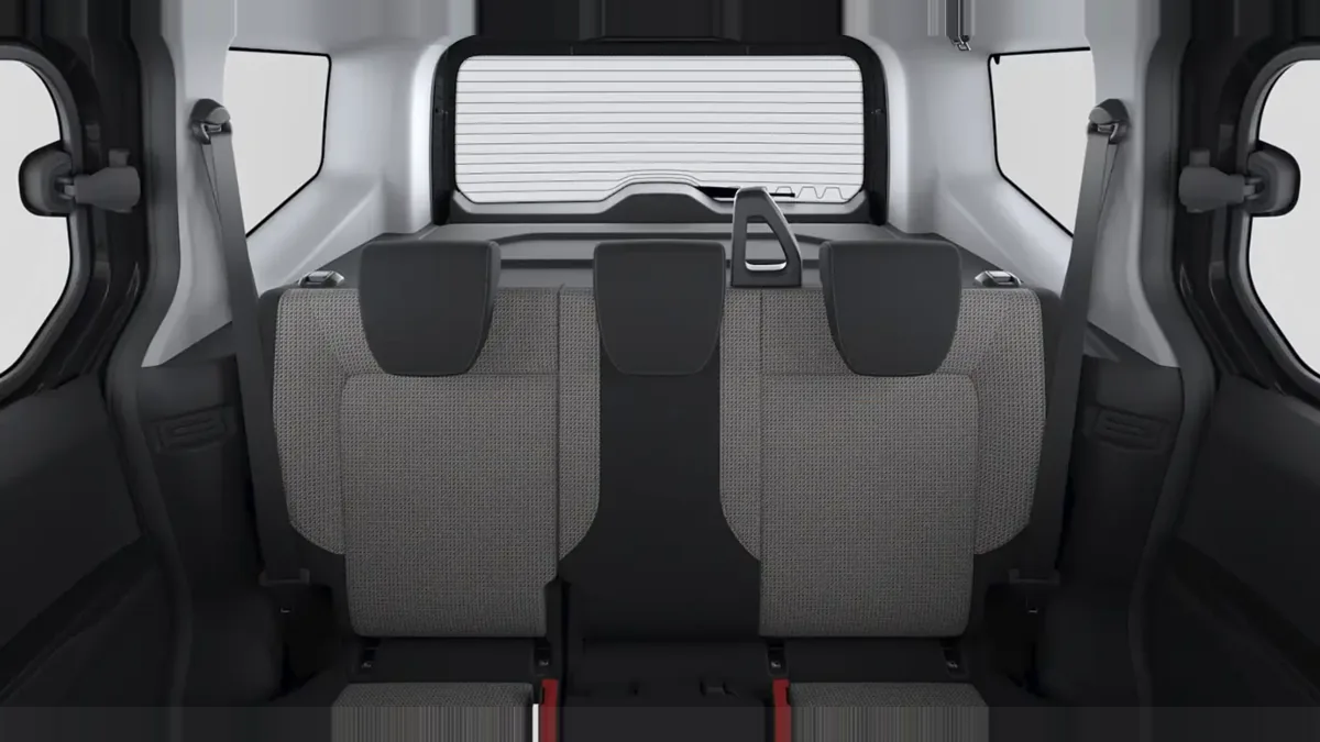 Ford Tourneo Courier Trend 1.0 Ecoboost 125CV M1 II en renting a Barcelona — vista 6