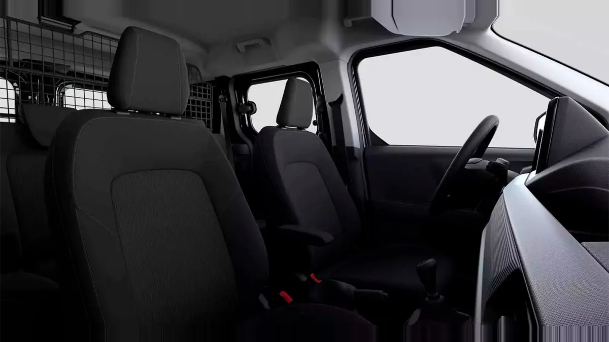 Ford Transit Courier Kombi 1.5 Ecoblue Trend II en renting a Barcelona — Interior