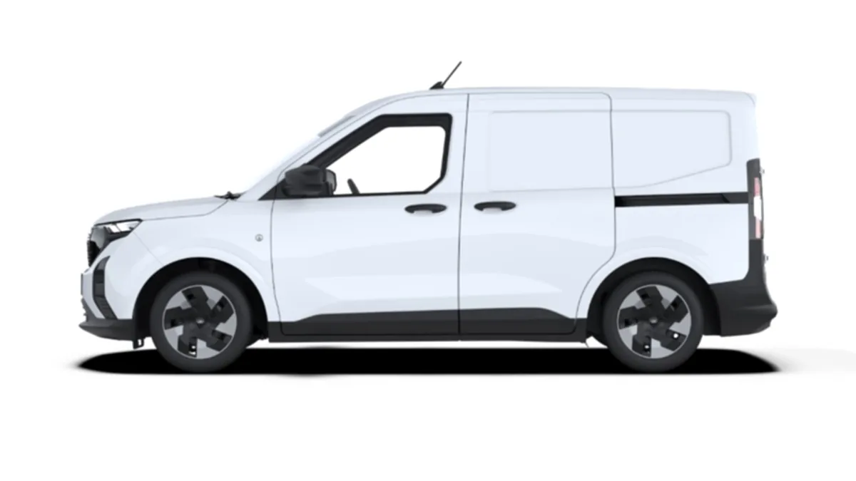 Ford Transit Courier Van Trend BEV 136cv Automática II en renting a Barcelona — Lateral