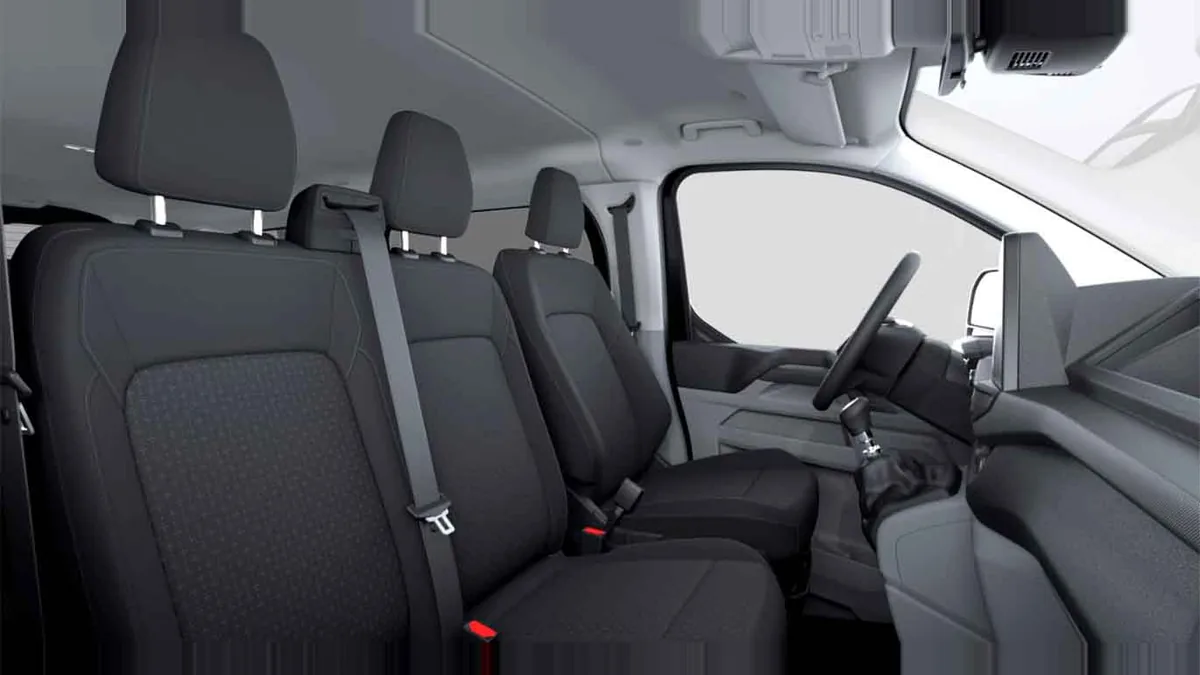 Ford Transit Custom Kombi 2.0 EcoBlue 150Cv 320 L1 Trend M1 II en renting a Barcelona — Davant