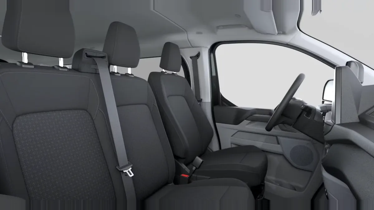 Ford TRANSIT CUSTOM  Kombi BEV 83kWh 100kW 340 L1 Trend en renting a Barcelona — vista 6