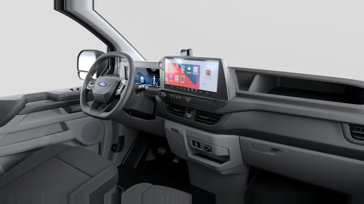 Ford TRANSIT Kombi 2.5 Duratec PHEV 171 340 L1 Trend en renting a Barcelona — Davant