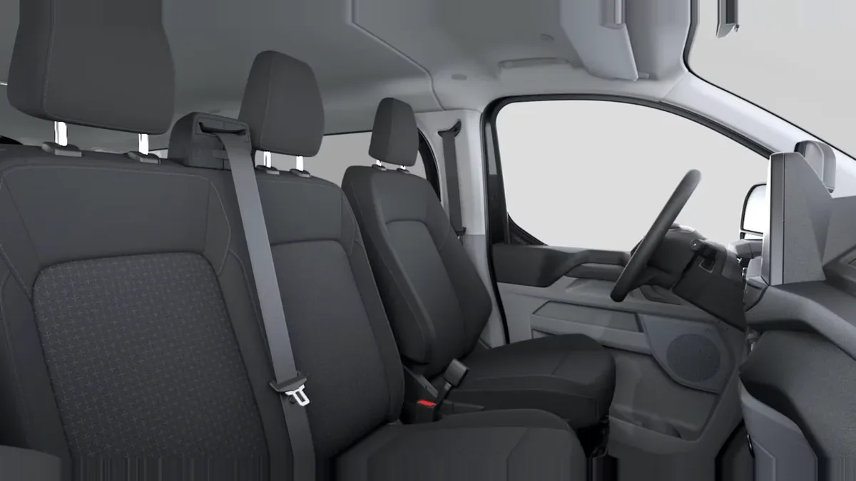 Ford TRANSIT Kombi 2.5 Duratec PHEV 171 340 L1 Trend en renting a Barcelona — vista 6