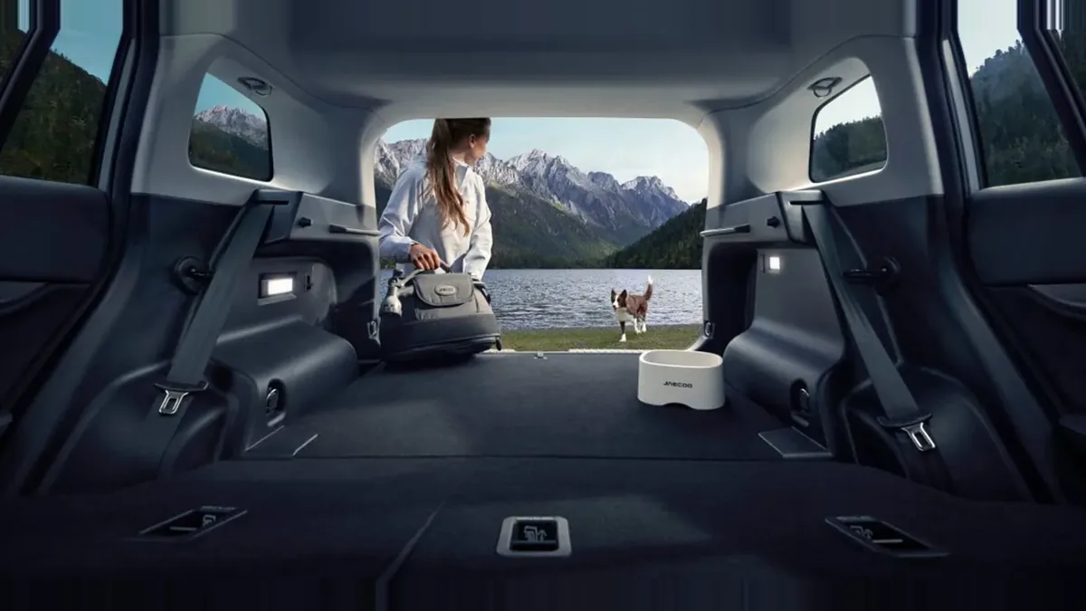 Jaecoo 5 Híbrido Pure 1.5 TGDI 165kW (224CV) 4x2 en renting a Barcelona — Interior