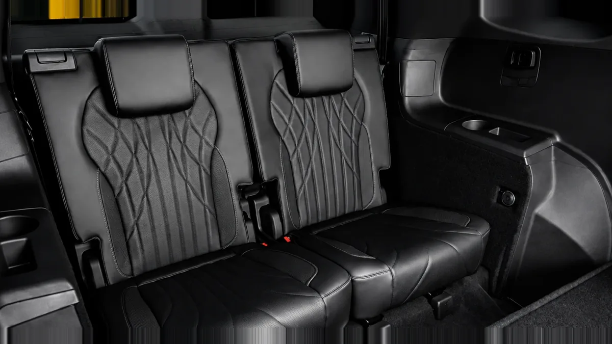 Jaecoo 8 PHEV Exclusive 1.5 TGDI 3DHT AWD 7p. en renting a Barcelona — Interior
