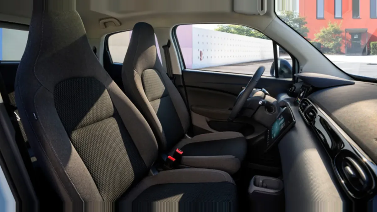 Leapmotor T03 BEV 37.3kWh Design AT en renting a Barcelona — Interior