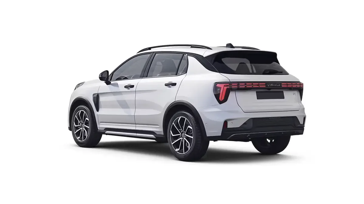 Lynk & Co 01 1.5 PHEV Core en renting a Barcelona — Darrere