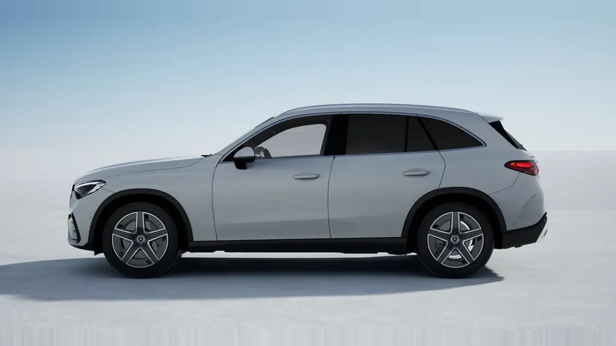 Mercedes-Benz GLC 220D 4MATIC en renting a Barcelona — Lateral