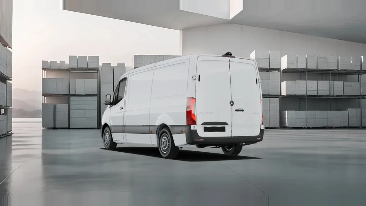 Mercedes-Benz Sprinter 315 CDI Medio Pro en renting a Barcelona — Darrere