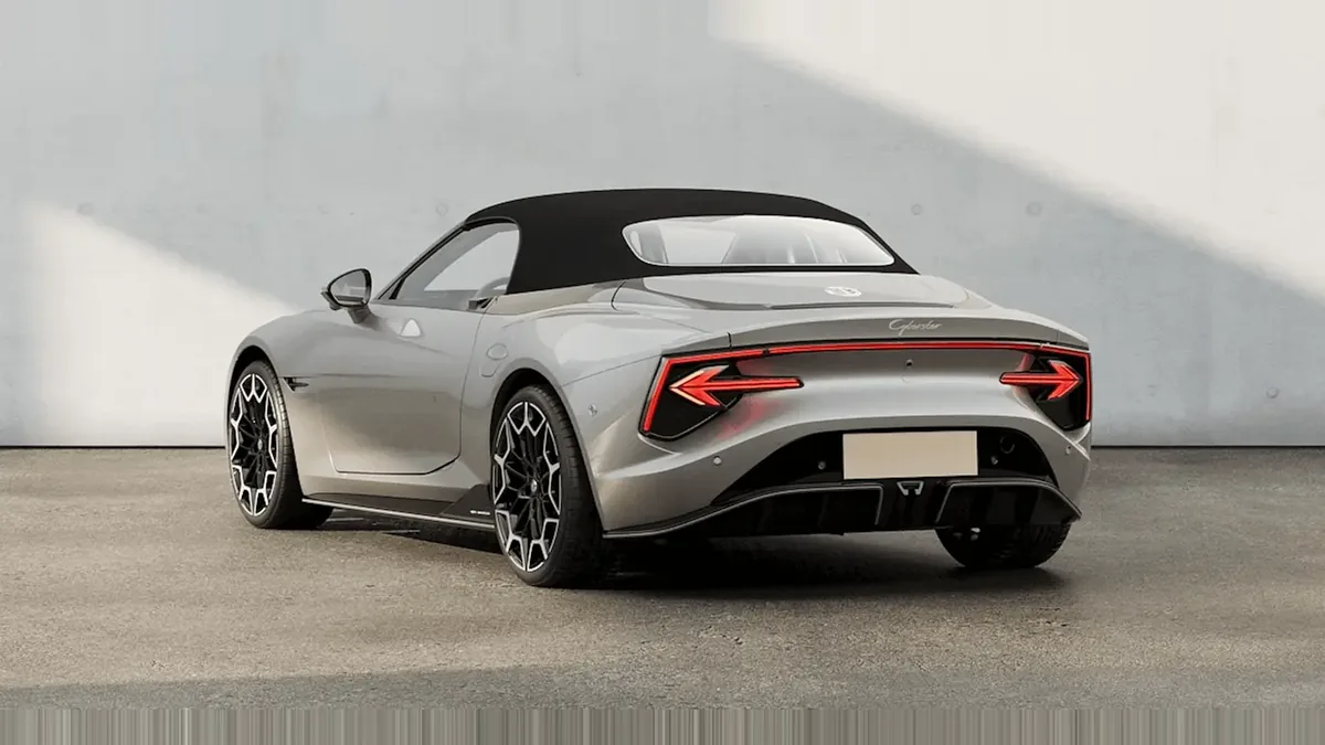 MG Cyberster Trophy Single Motor en renting a Barcelona — Lateral