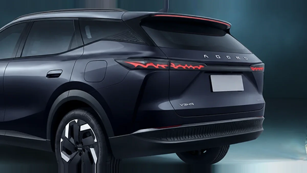 Omoda 7 1.5 TGDI PHEV Premium 279CV en renting a Barcelona — vista 6