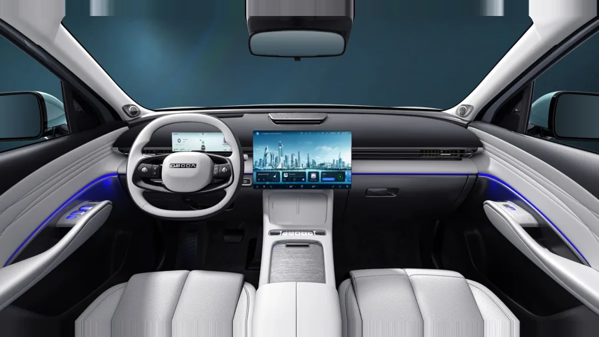 Omoda 7 1.5 TGDI PHEV Premium 279CV en renting a Barcelona — vista 7