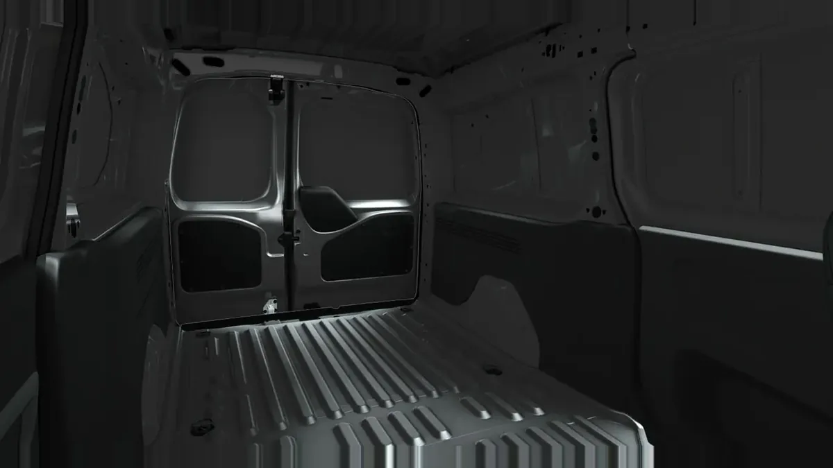 Opel Combo-e Cargo M 800kg en renting a Barcelona — Interior