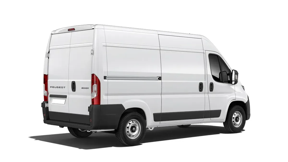 Peugeot Boxer 3.3 L2H2 BHDI 103kW en renting a Barcelona — Darrere