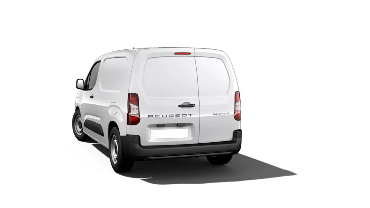 Peugeot Partner Furgón M Diésel 100CV Man en renting a Barcelona — Darrere