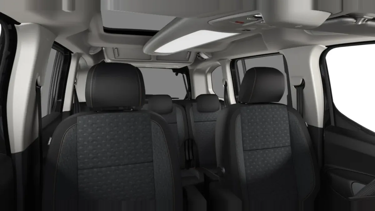 Peugeot Rifter 5P GT BlueHDi 130 EAT8 Standard en renting a Barcelona — Interior