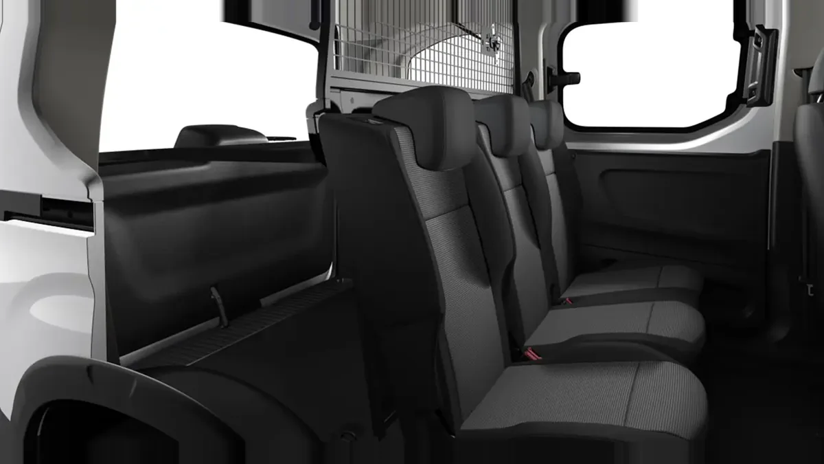 Peugeot Rifter Active Business Standard N1 BlueHDi 100 S&S en renting a Barcelona — vista 6