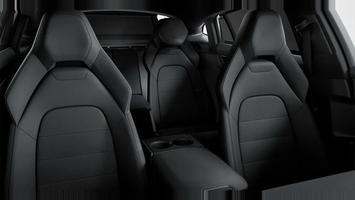Porsche Panamera 4 E-Hybrid Executive en renting a Barcelona — Interior