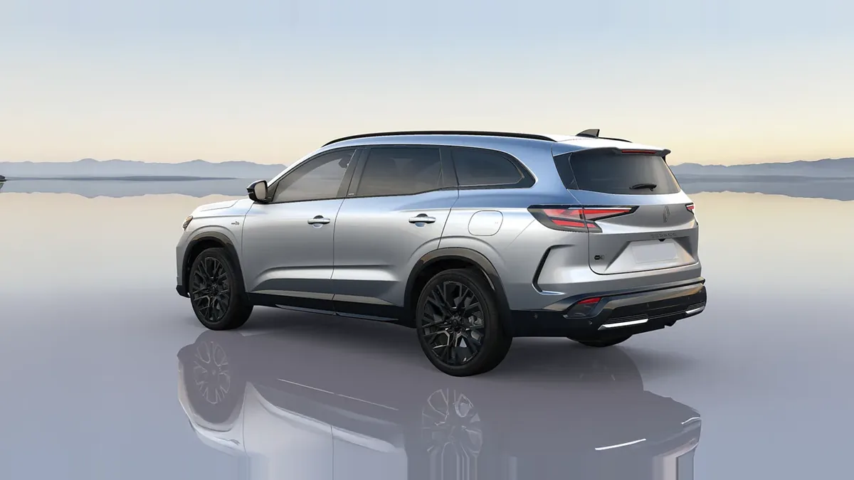 Renault Espace Espirit Alpine Full Hybrid E-Tech 146kW 7p en renting a Barcelona — vista 6