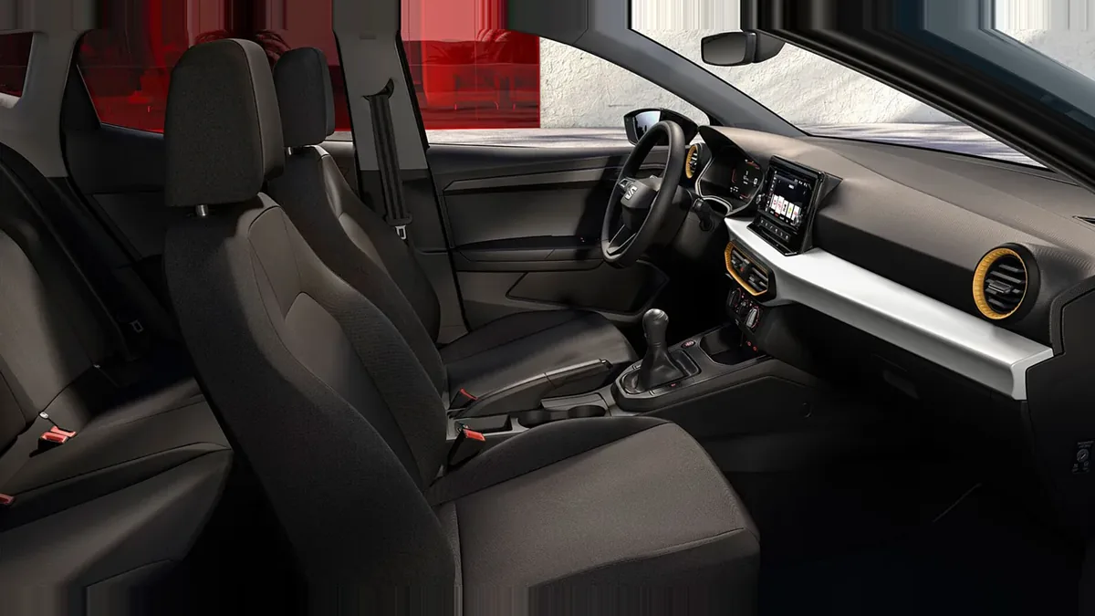 SEAT Ibiza 1.0 TSI Start/Stop Style+ (95CV) en renting a Barcelona — Davant