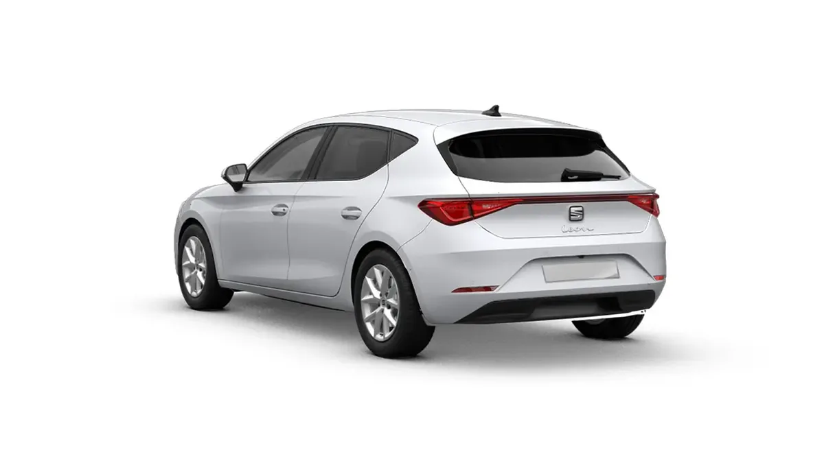 SEAT León 1.5 eTSI DSG-7 S&S Style XL en renting a Barcelona — Interior