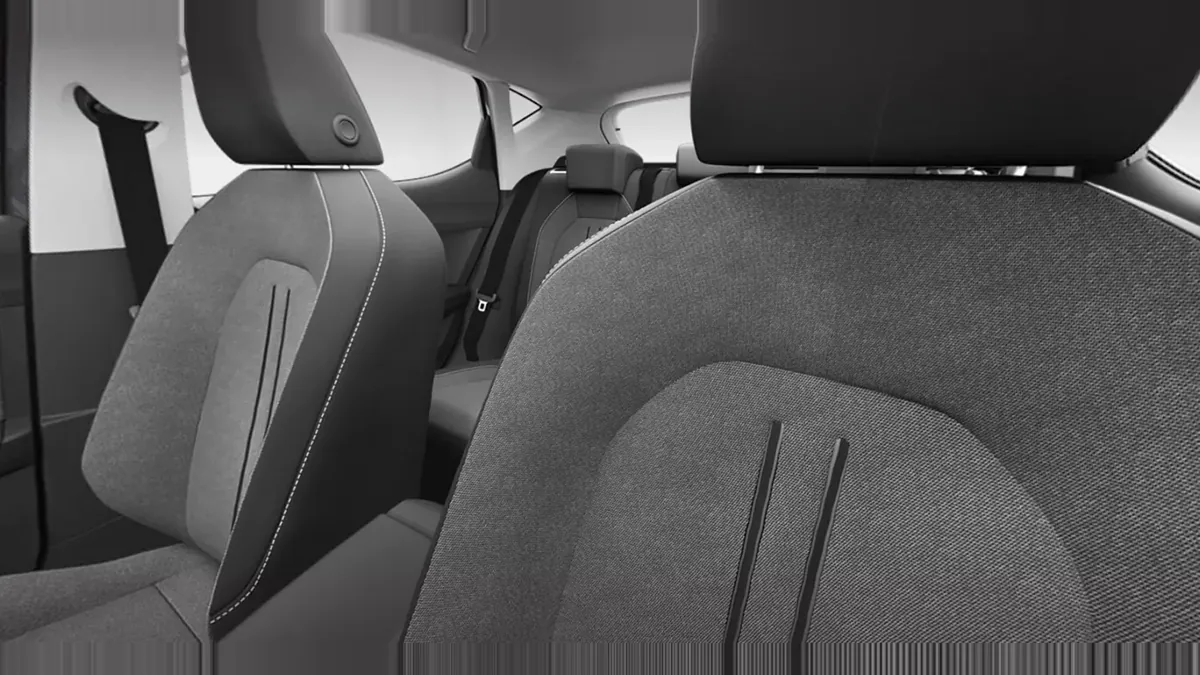 SEAT León 1.5 eTSI DSG-7 S&S Style XL en renting a Barcelona — vista 8