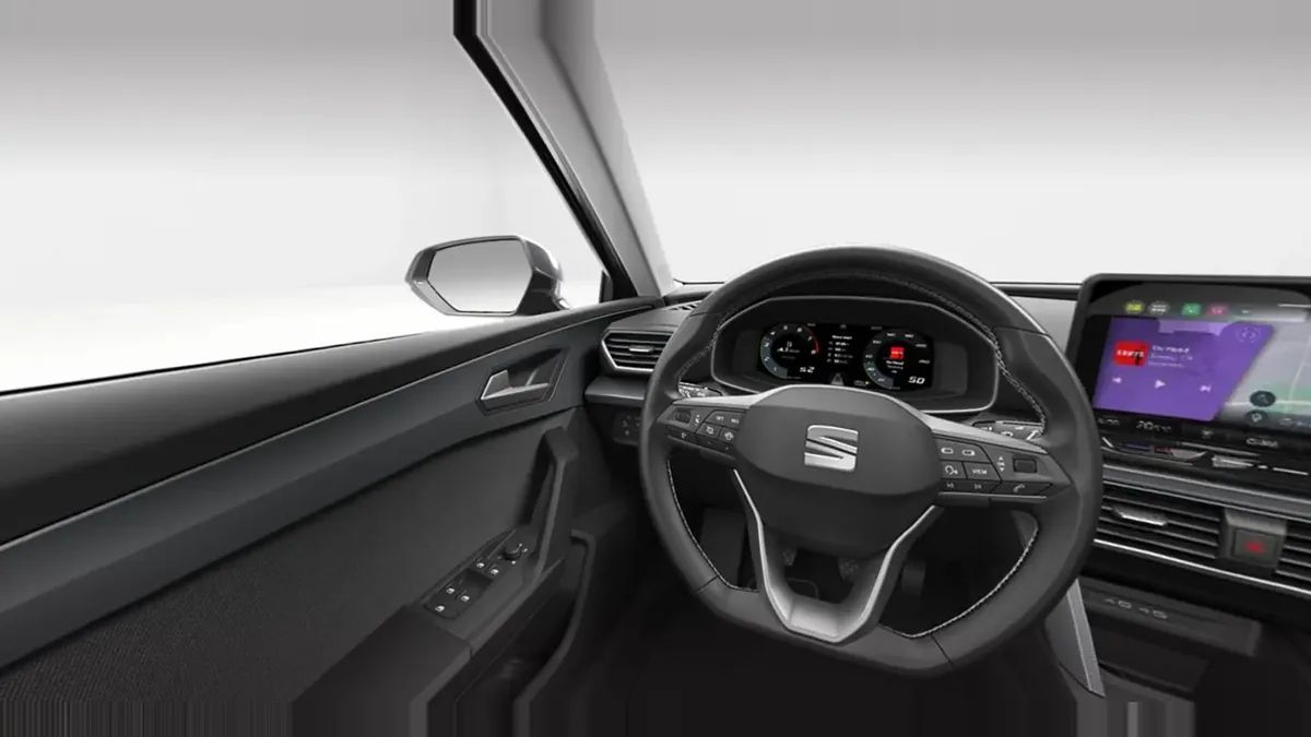 SEAT León 1.5 eTSI Style Fleet Pack en renting a Barcelona — vista 6