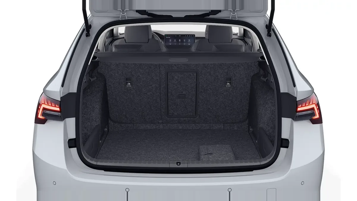 Škoda Octavia Combi 2.0 TDI DSG Selection en renting a Barcelona — vista 11