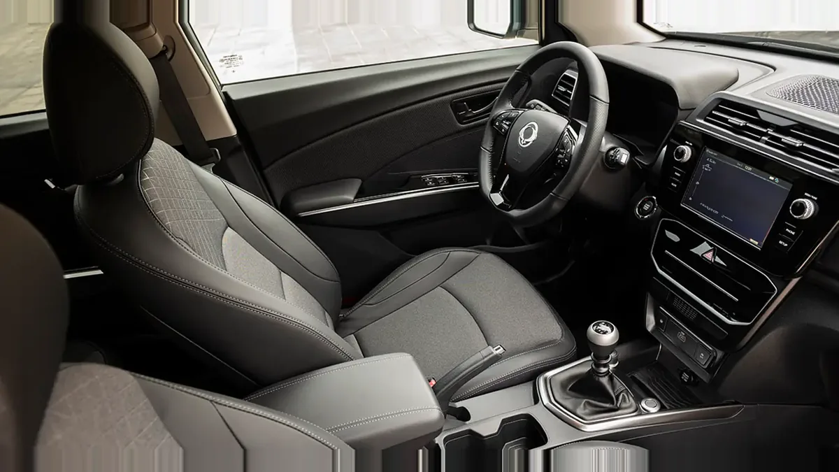KGM Tívoli G15 Urban Plus 4x2 en renting a Barcelona — vista 10