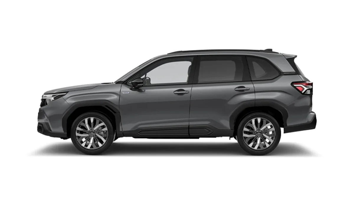 Subaru Forester 2.0i Hybrid Field CVT en renting a Barcelona — Davant